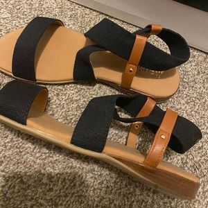 elastic strap sandals